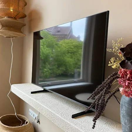 Naest - Authentic Escapes Grand House Apartment Nimwegen