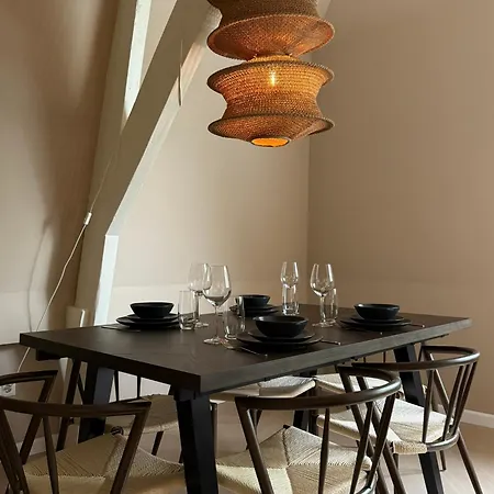 Naest - Authentic Escapes Grand House Apartment Nimwegen