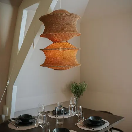 아파트 Naest - Authentic Escapes Grand House 네이메헨